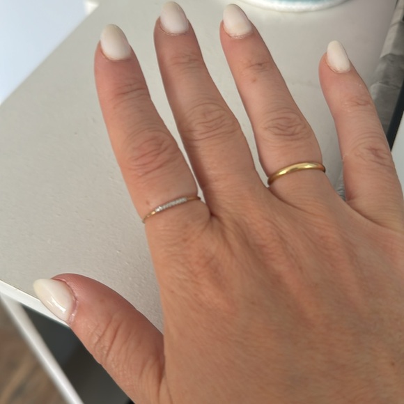 Like new Kendra Scott Gold ring - Picture 5 of 6